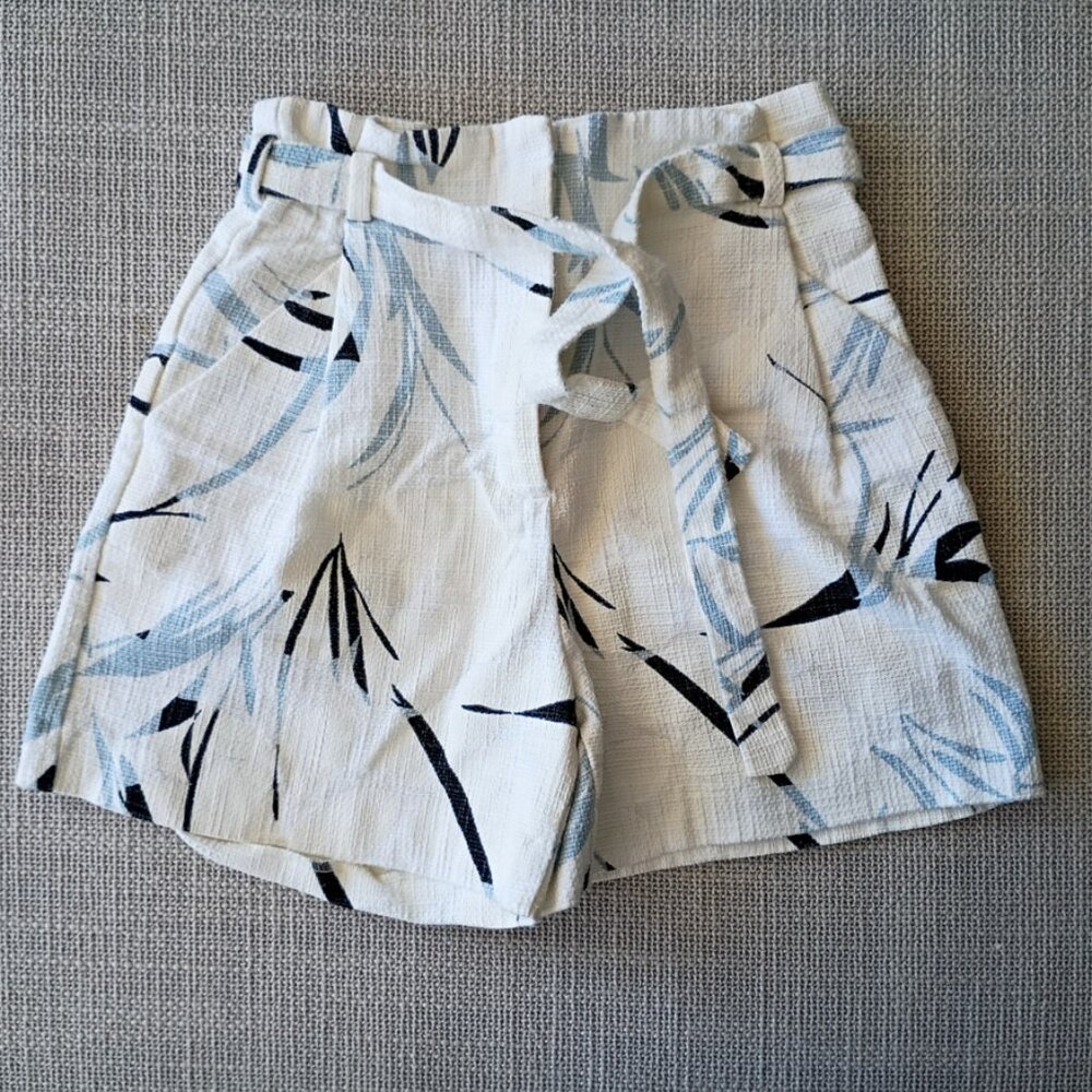 ZARA Women’s XS Tweed Blend High Waist Shorts – Belted Botanical Print